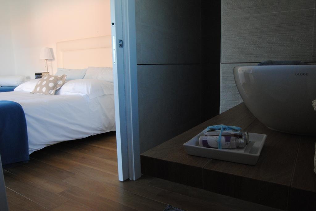 B&B La Gatta Sul Tetto Borgo san Donato  Екстериор снимка